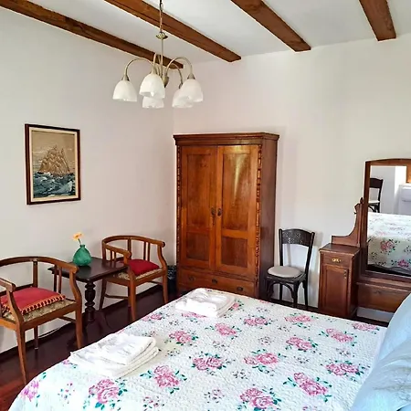 Geraeumige Mit Drei Schlafzimmern Und Einem Ruhigen Garten Holiday home Grizane-Belgrad