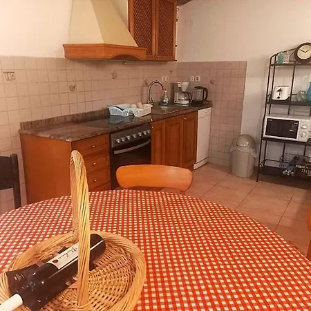 Holiday home Geraeumige Mit Drei Schlafzimmern Und Einem Ruhigen Garten